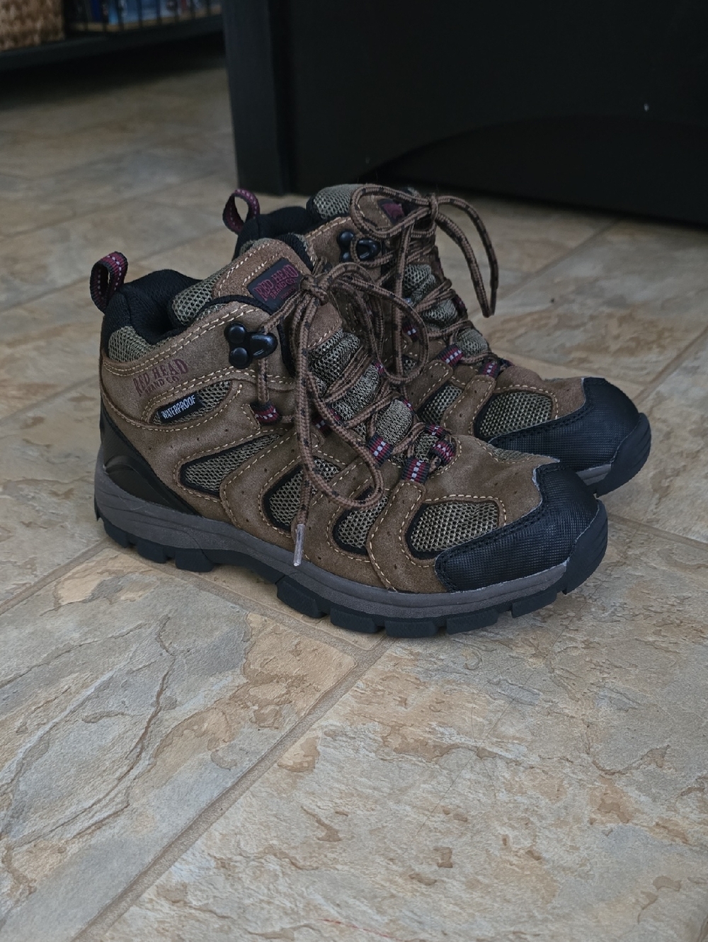 RedHead Zipline waterproof hiking boots for kids